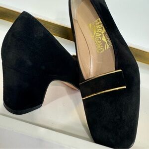 Salvatore Ferragamo Black Suede Loafer Pumps Gold Bar Vintage Italy 7.5 B ✨